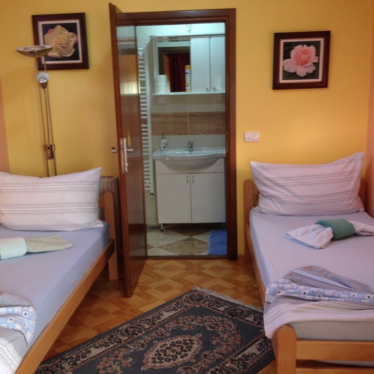 Guest House Rose Smederevska Palanka Exterior foto